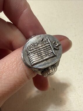 Sterling Silver 925 Signet Ring size 8 unisex